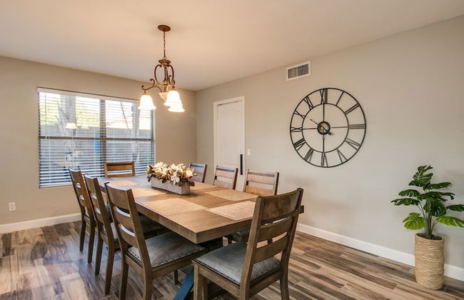 Massive 5 Bdrm Getaway W/pool, Hot Tub, Game Room! - Photo 28