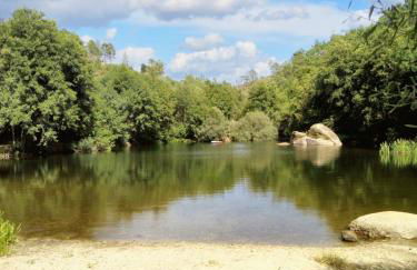 Spacious Family House in Nogueira with Garden - Foto 25