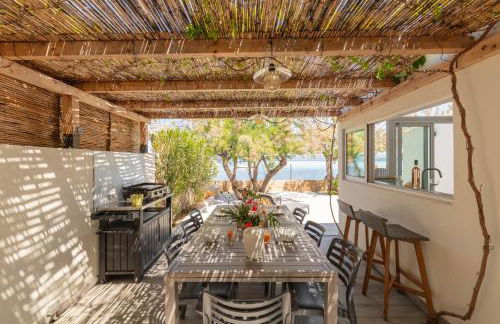 Mon Rêve, charmant cabanon les pieds dans l'eau à la Madrague, confortable et lumineux - Foto 1