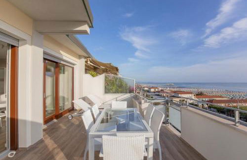 Beachfront Penthouse with private parking - Foto 42