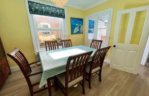 RedButt House, Freshwater, 3 Bedrooms, WiFi, Garden - Photo 7