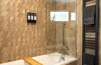 Modern Bungalow Views of Pen y Fan - Photo 27