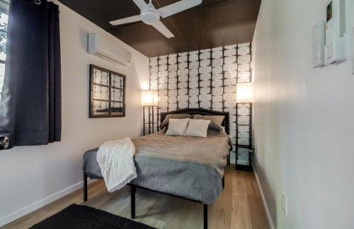 Retro Meets Modern Two Houses Sleeps 16 - Foto 38