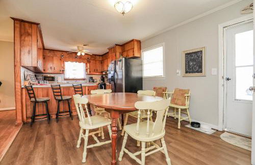 Spacious Home with Waterfront View-Welcome Pets - Foto 32