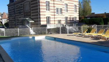 200m de la mer Piscine WIFI T3 38 m2 6 pers 2 chambres Ascenseur - Foto 2, sunbed