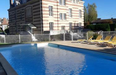 200m de la mer Piscine WIFI T3 38 m2 6 pers 2 chambres Ascenseur - Photo 2