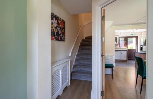 Comfy Chippenham Double Ensuite Home with Large Garden with Parking x 4 - Foto 13