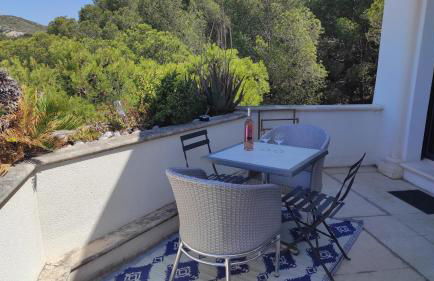 grand studio terrasse de standing, pleine vue village et proche mer - Foto 7