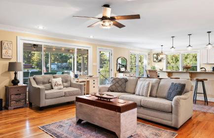 Dock Hot Tub Kayaks on Lake Norman Lakeside Gem by AvantStay - Foto 5