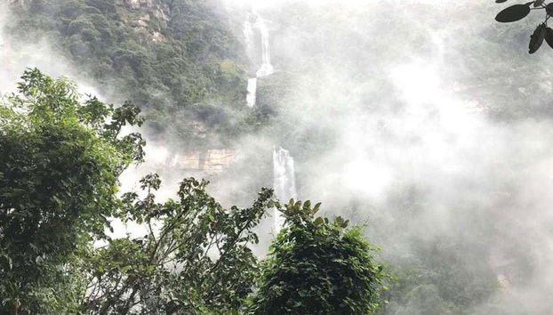 La Chorrera Waterfall Hike - Foto 2