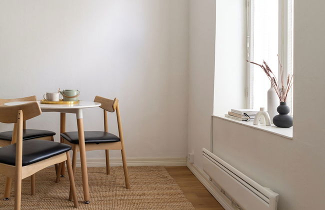 A bright wooden studio for four - Foto 4