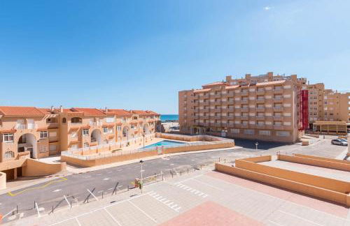 URBANIZACIÓN COPACABANA - La Manga del Mar Menor KM2 - Vistas a Mediterráneo Dormitorio doble y sofá-cama - Foto 19