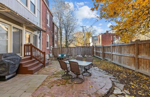 Walk to Forest Park Euclid Fire Pit Porch Swing - Foto 6