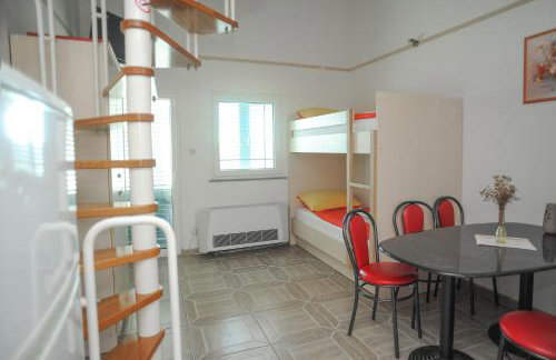 Apartments with swimming pool Caska, Pag - 3085 - Photo 25