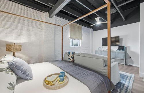 Memory - Adorable 1 BR Apt with Heated Pool - Photo 15