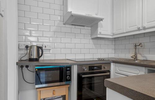 Pass the Keys Bright Town-Centre Flat with Outdoor Area - Foto 6