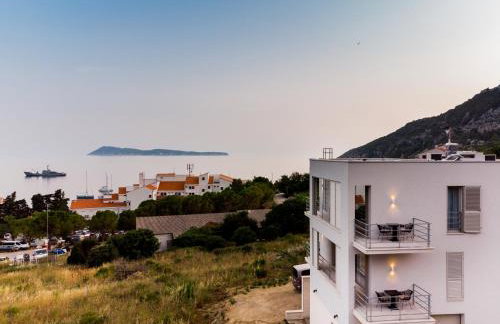 Seaside Elegance Suites - Photo 2