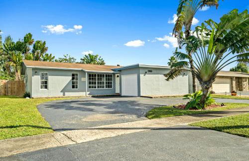 Waterfront Oasis Escape with 7 Seats Hot Tub! - Foto 51