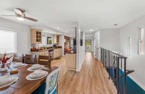 Mile to Beach! Private, Family & Pet Friendly Oasis! Pool Table & Hot tub! - Photo 3