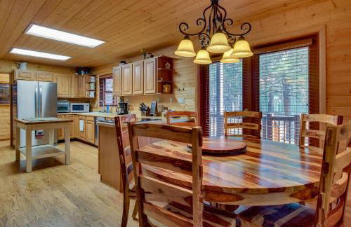 Hike, Fish and Relax Fireside! Forest Lakes Cabin - Foto 2