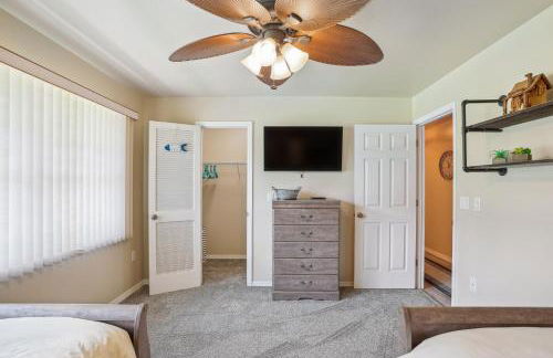 Luxurious Florida Home with Pool and Canal Access - Foto 23