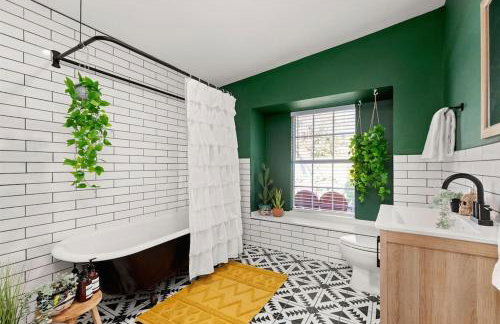 Gorgeous Home with Heated Pool In Downtown! - Foto 5