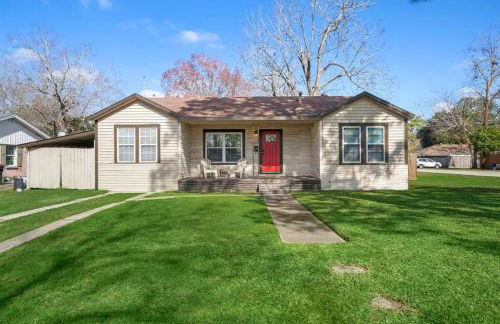 3 bedroom 1 bath WiFi Large back yard with BBQ pit - Foto 7