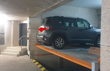 Bright by Trade Fair ICM 15 min direct to City Center 2-BedRoom full 2-BathRoom, free Parking, Balcony, Family and Business friendly - Foto 38