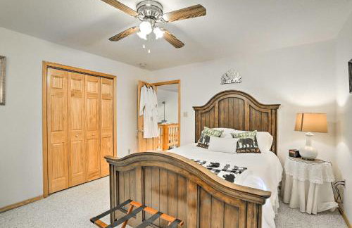 Bayfield Cabin with Wraparound Deck and Fire Pit - Foto 23