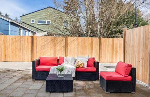 Modern 2BR Retreat w Maple Leaf UW&Park - Foto 36