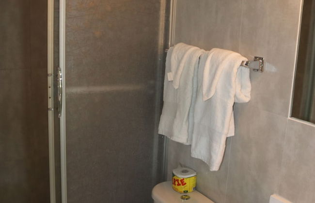 Lawerence Pool House 2 Bedroom With Pool - Photo 5