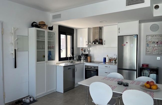 Luxury Three Bedroom Villa With Private Pool and Rooftop Solarium - Foto 7