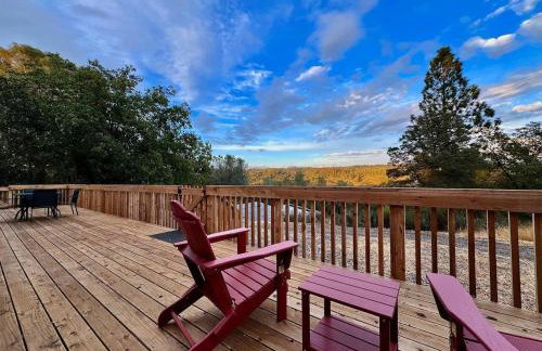 Unique Container, Home 20 Acres, Modern Stay - Photo 27