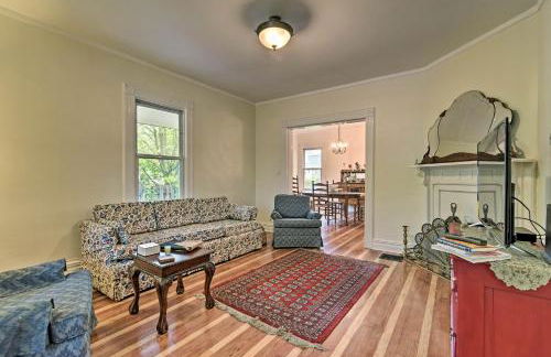 Millburn House with Deck - Walk to NYC Transit! - Foto 6