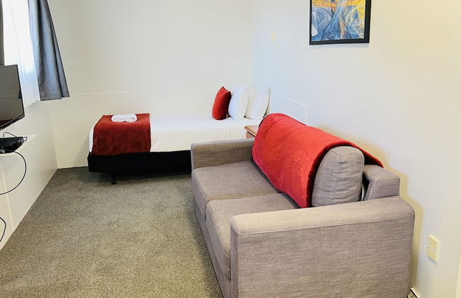 18th Avenue Thermal Motel - Photo 29