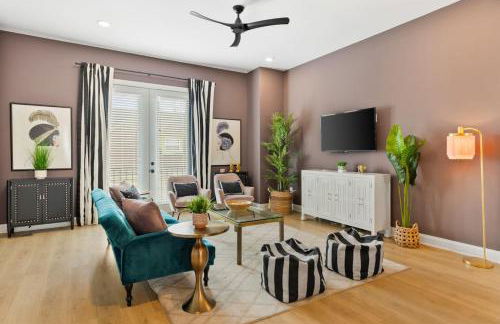 Upscale Townhome 3 miles to Downtown with 2 Car Garage - Foto 4