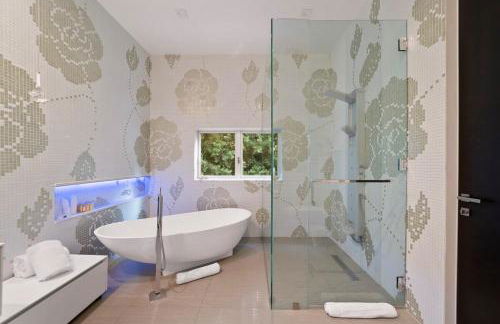 Chantilly Lace - Photo 39