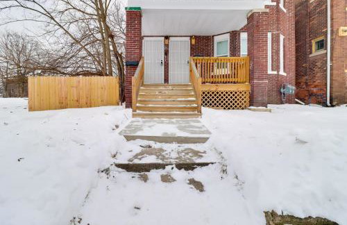 Modern Updates and Great Location! Detroit Duplex - Foto 25
