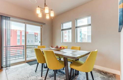 Modern And Spacious Townhouse Blocks from Downtown - Foto 10