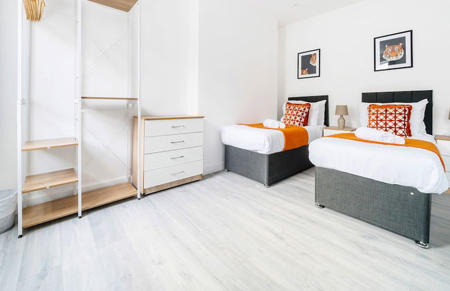 Modern Town Center Apartments Aldershot - Photo 5