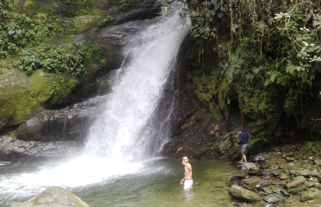 Hiking to Secret Waterfall - Photo 8