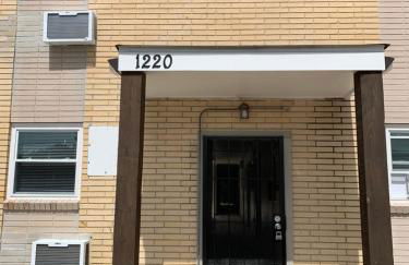 Walk to LSU stadium & close to downtown - Foto 6