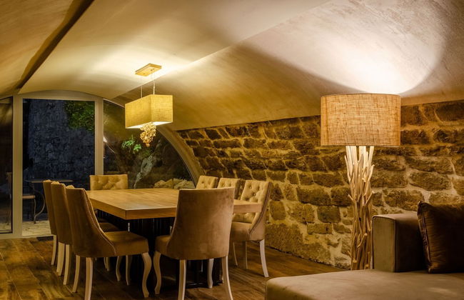 Beachfront Villa Gabriela with Pool - Foto 17