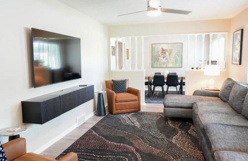 3BR Retreat near BrewDog, games, and lots of space - Foto 1