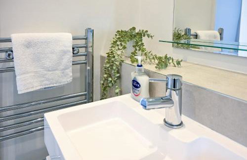 Dings House With FREE Parking In Super Central South West City Location By STAE-Homes - Foto 25