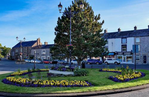 Historic 1629 May Cottage with Hot Tub - Photo 8