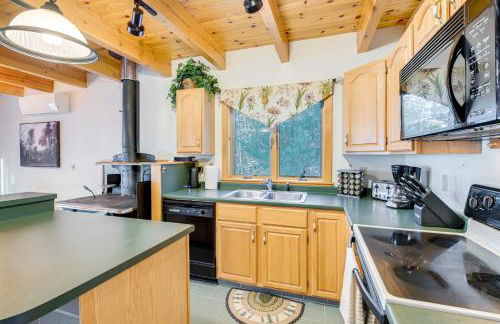 Hot Tub and Boat Dock Waterfront Maine Retreat! - Foto 10