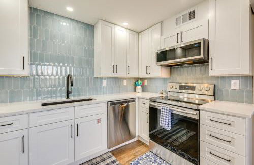 Airy Destin Condo with Pool - Walk to Private Beach! - Foto 12