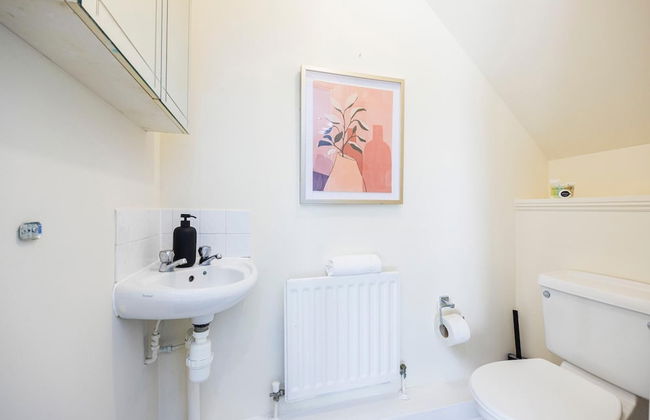 Large 4 Bed Townhouse in Uxbridge Sleeps 9 - Foto 15