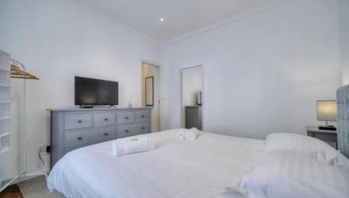 LOENA CANNES CENTRE - 2 pièces rénové - 4 personnes - proche croisette palais festival plage - internet gratuit - climatisation - non fumeur - Foto 3